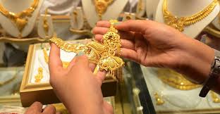 Gold price reduced by Tk 1295 per bhori