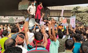 Rickshaw, van, easy-bike workers stage protest in front of Press Club